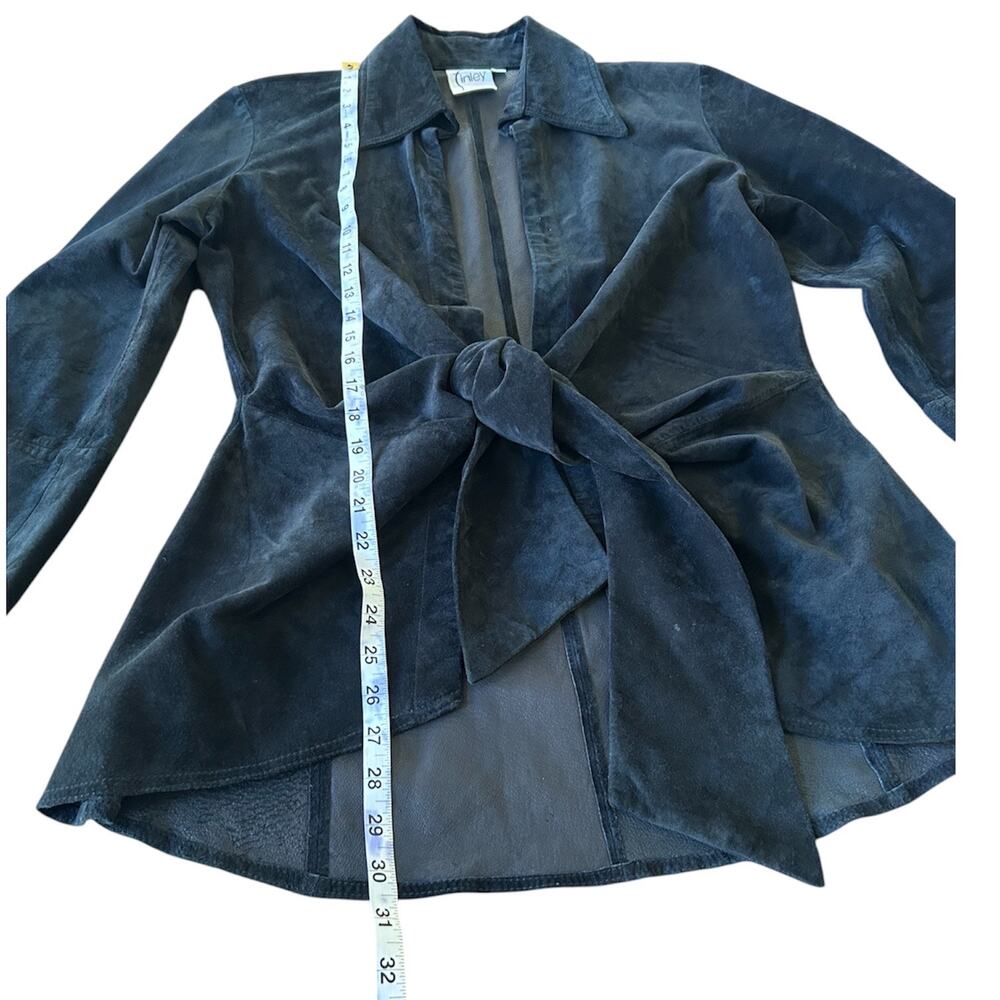 Vintage Women’s 1970’s Black Leather Tailored Wrap Peplum Panel Collared Blazer - Picture 4 of 9